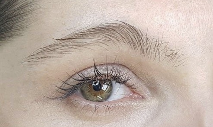 sourcils avant